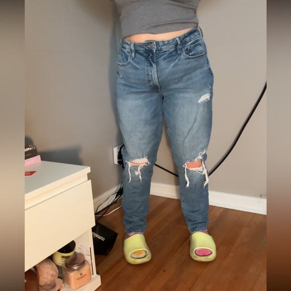 Old Navy Women's Light Blue Distressed Straight Leg Jeans - Picture 1 of 4